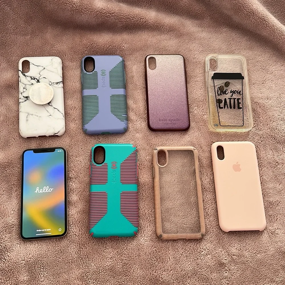IPhone XS 64GB unlocked with cases